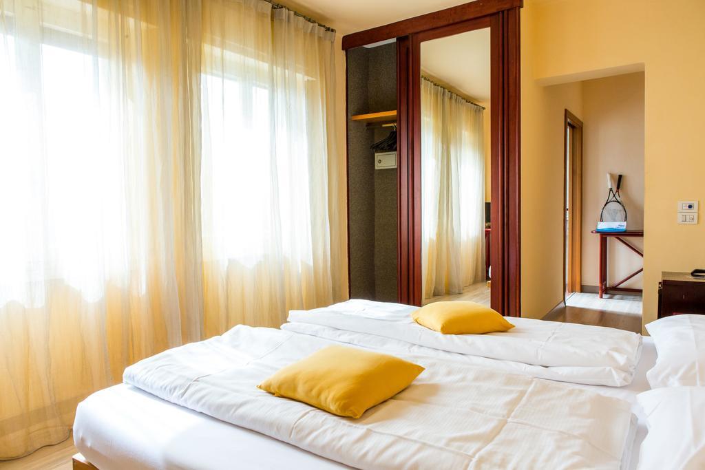 Club Hotel Olivi - Tennis Center مالتشيزينيه المظهر الخارجي الصورة
