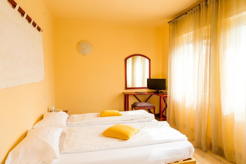 Club Hotel Olivi - Tennis Center مالتشيزينيه المظهر الخارجي الصورة