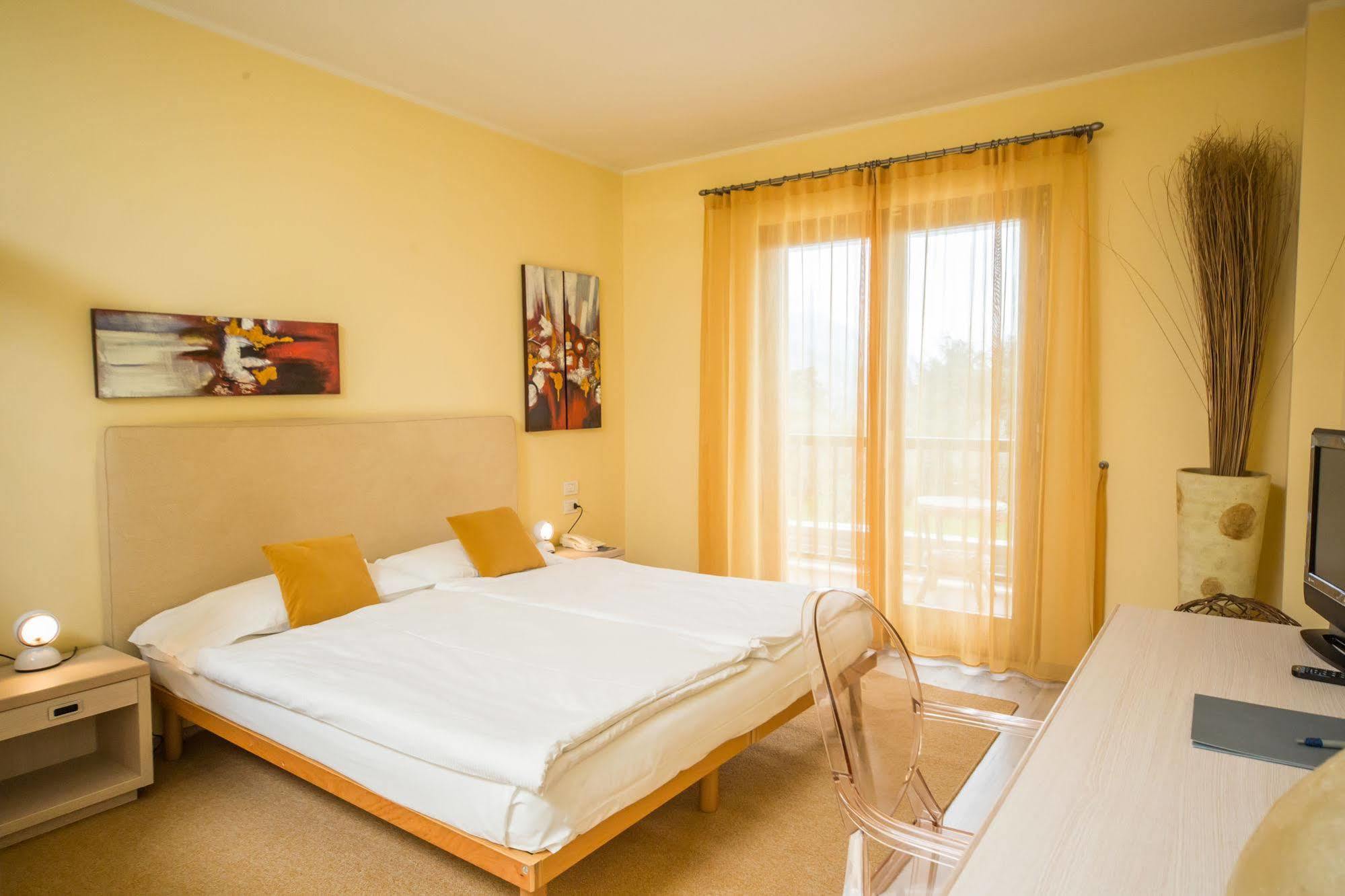 Club Hotel Olivi - Tennis Center مالتشيزينيه المظهر الخارجي الصورة